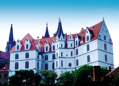 Керамическая черепица Creaton BIBER KLASSIK FINESSE weinrot glasiert